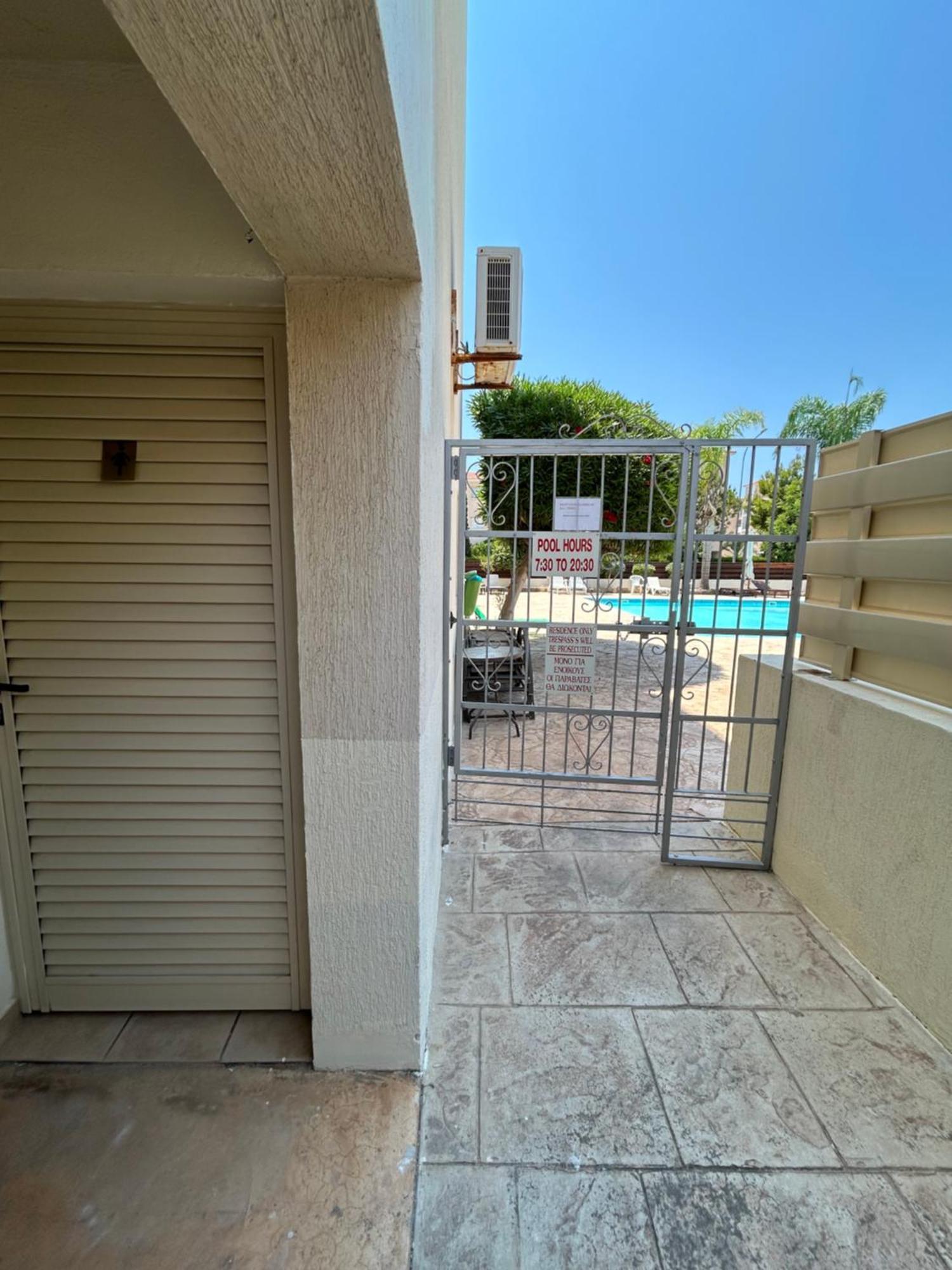 Private Apartment At Aristo Universe III With Pool Paphos 外观 照片